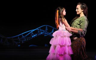 Isla Burdette (little girl), Isabel Leonard (Carmen), photo by Curtis Brown for the Santa Fe Opera