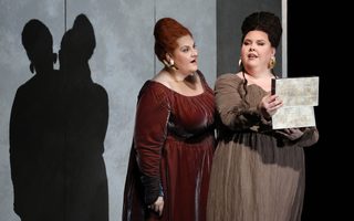 Left-Right; Tamara Wilson (Isolde), Jamie Barton (Brangäne), photo by Curtis Brown for the Santa Fe Opera