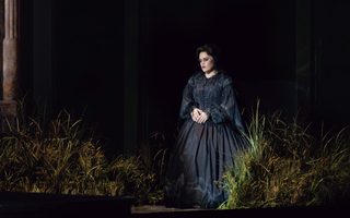 Wendy Bryn Harmer (Miss Jessel), photo by Curtis Brown for the Santa Fe Opera
