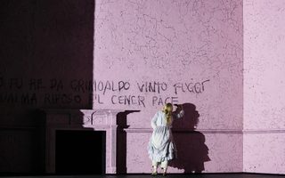 Lucy Crowe (Rodelinda), photo by Bronwen Sharp for the Santa Fe Opera